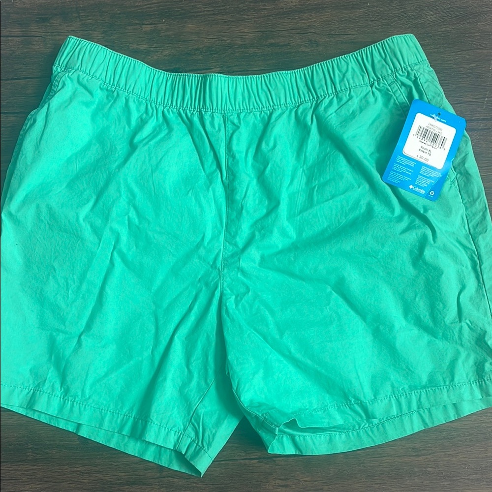 Boys Columbia washed out short. Size xl. NWT